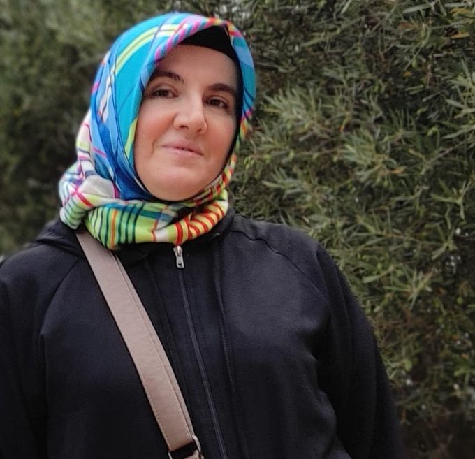 KHK’lı öğretmen Asuman Birinci, 22 aydır Antalya Cezaevinde ciddi sağlık sorunları yaşıyor.

Birinci’nin eşi:

"Eşimin kan değerleri yaşam sınırlarını zorlamaya başladı, tedavisinin yapılmasını istiyoruz.Yavaş yavaş ölüme giden bir süreç bu."
 
<a href="/adalet_bakanlik/">T.C. Adalet Bakanlığı</a> 
#KHKToplumsalYara