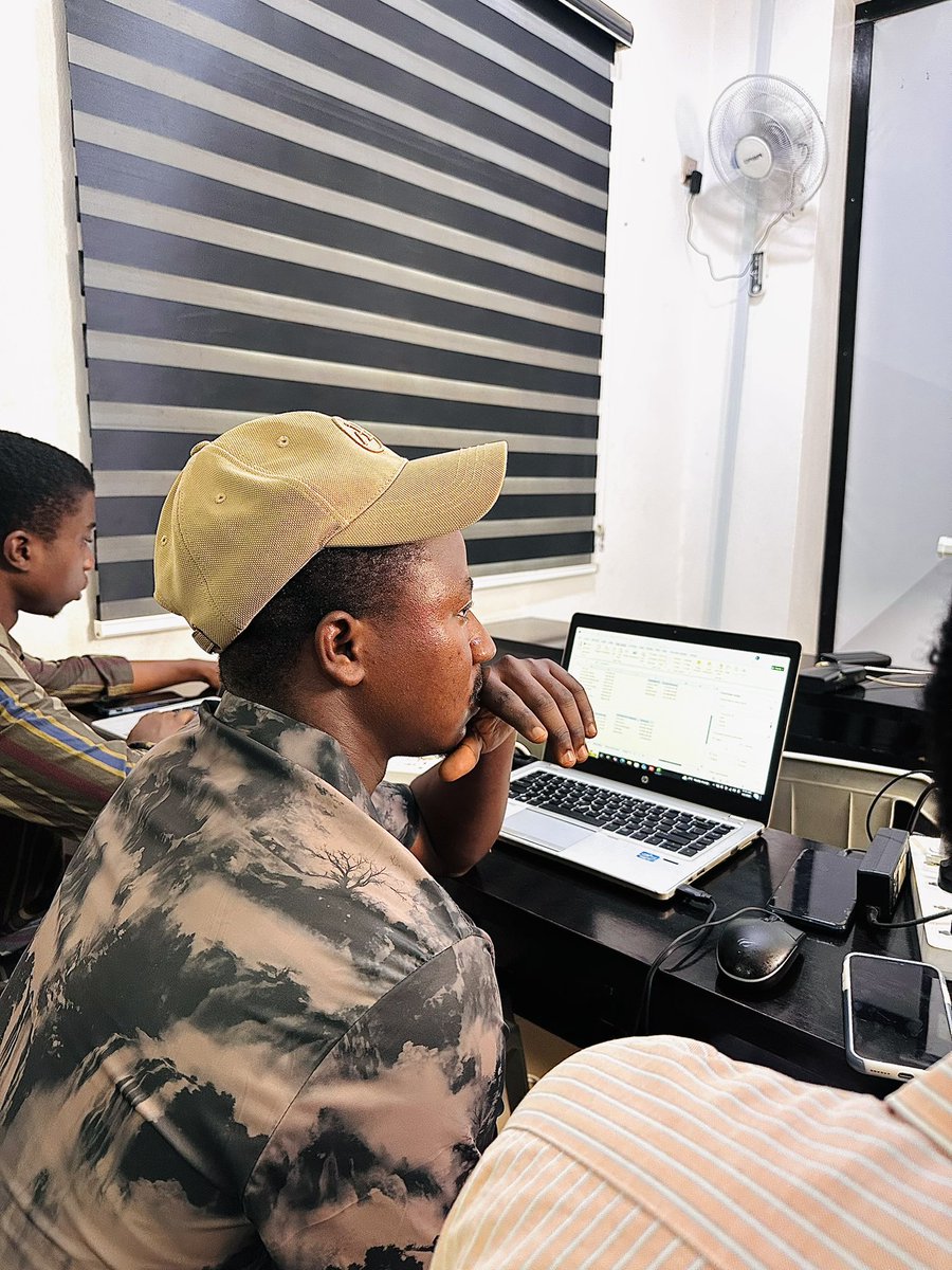 Xapic_Tech's tweet photo. Data Analysis class is in full swing!
#XapicTechSchool #TechSchool #Akure https://t.co/K8BD6aqmCI