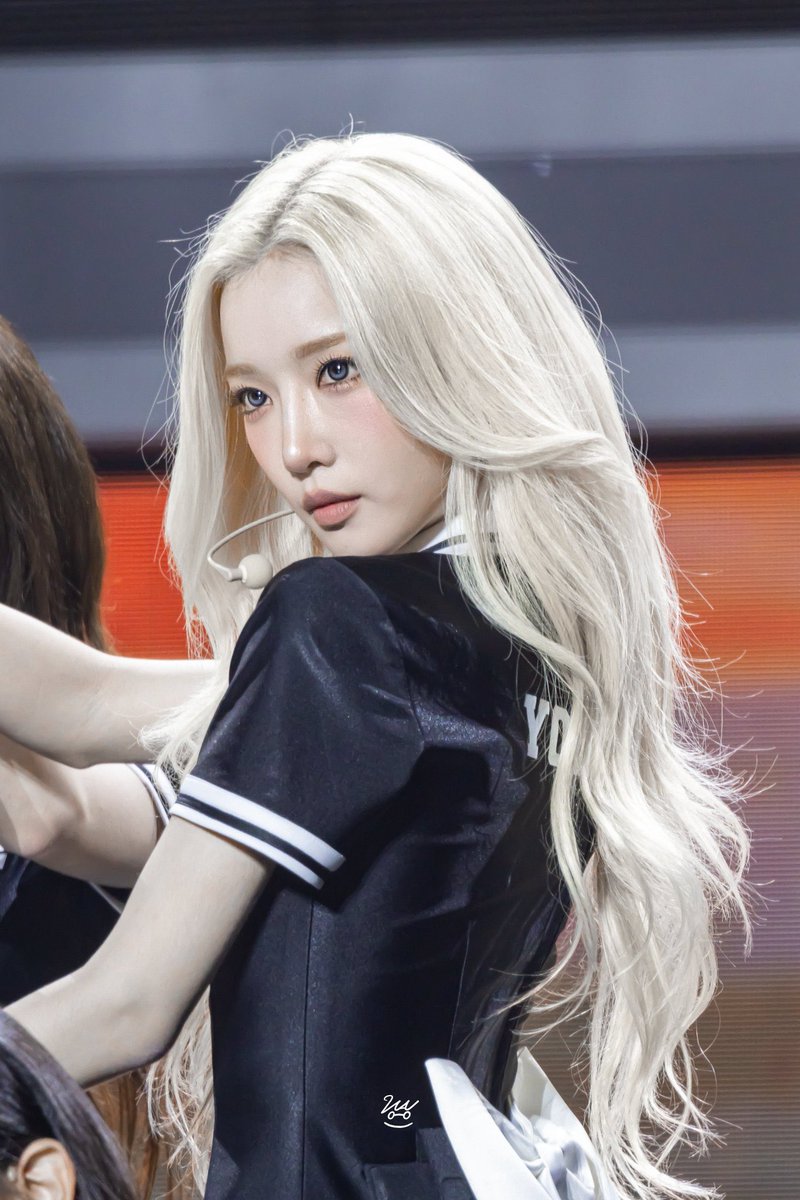 YOOYEON GLOBAL🐰 tweet media