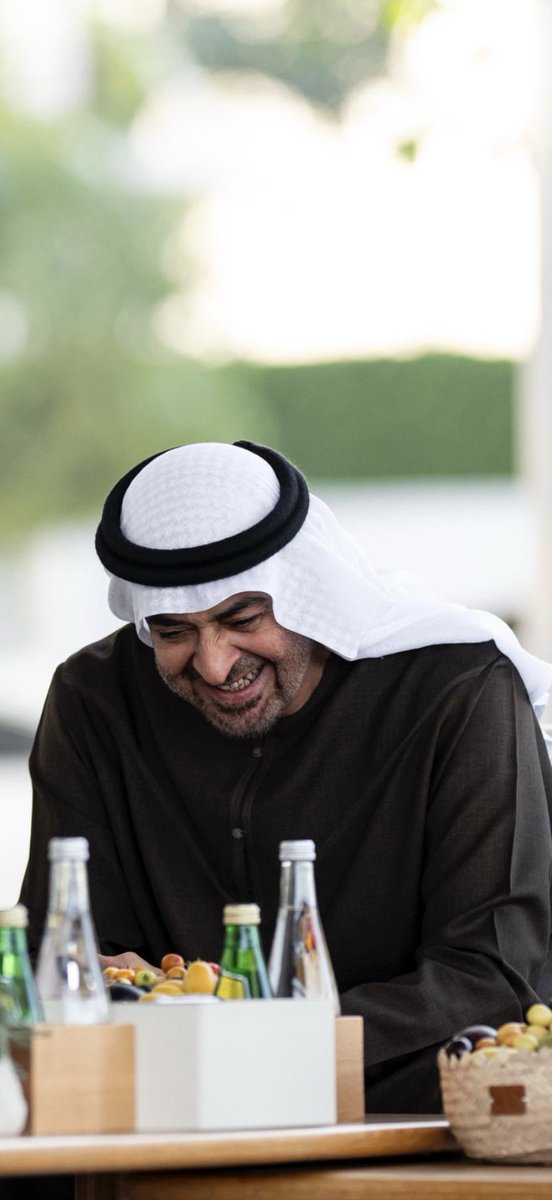 SAUDSULTANK's tweet photo. @MohamedBinZayed شعبك كله تحت امرك ❤️ https://t.co/SnWlGZUltq