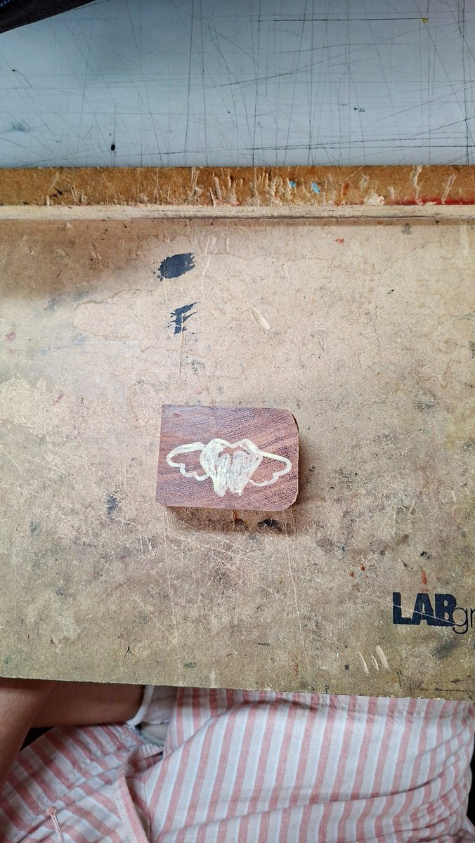 gosmafofa's tweet image. #artstudio de hj ☘️ arte p nova ilustra, xilo, telas de serigrafia, projetos e projetos 🌠