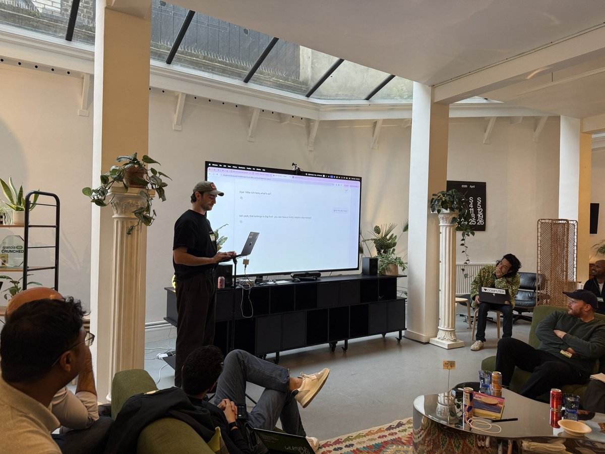 Sarah Drinkwater 🔮 tweet media