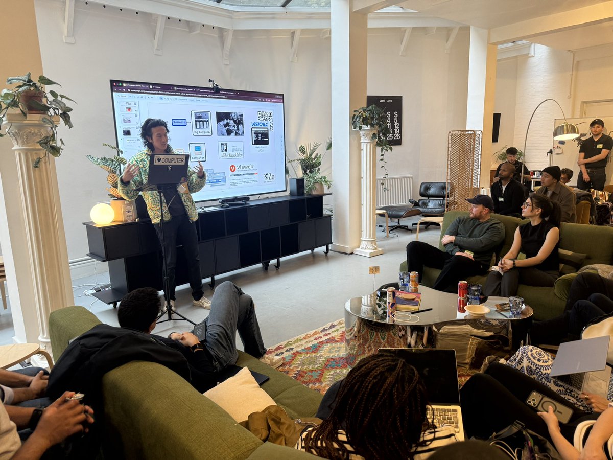 Sarah Drinkwater 🔮 tweet media