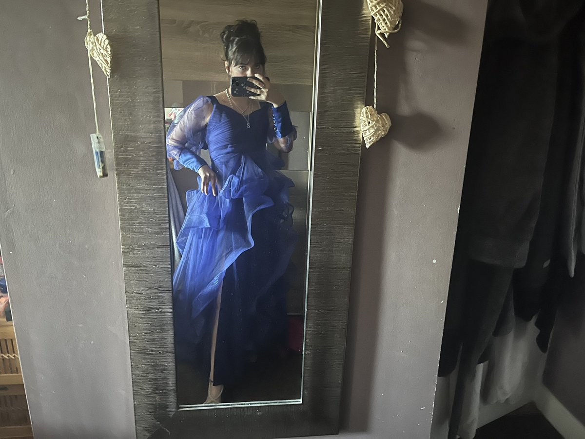 Namiii2222's tweet image. going #mephone themed to the #prom 

((the tyball but its the irish equivalent))