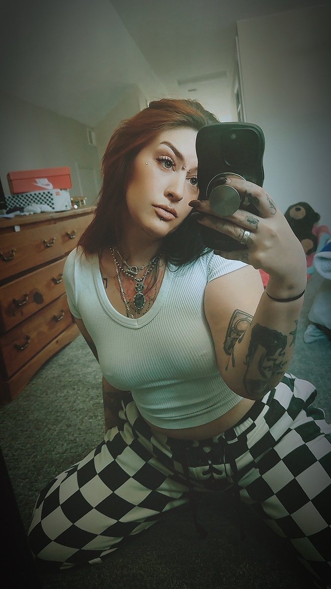 babyGH0ULx666's tweet photo. #egirl #goth #altgirl #alternativegirl #emo #girlswithtattoos #explorepage #weeb #softgoth #grunge #inked #inkedgirls #alternativelook #darkbeauty #fyp #wiccan #egirls #mallgoth #y2kgoth #y2kgrunge #alt #altstyle #gothgoth #girlswithpiercings #instagoth #nugoth #gothbabe https://t.co/n2TRWo79ek