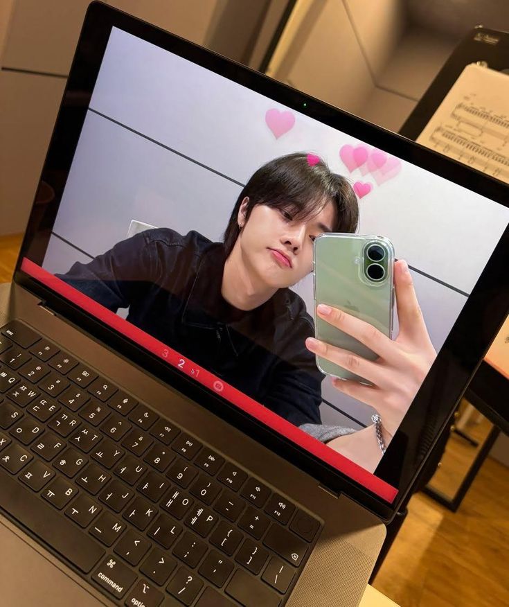 tee 🦥 tweet media