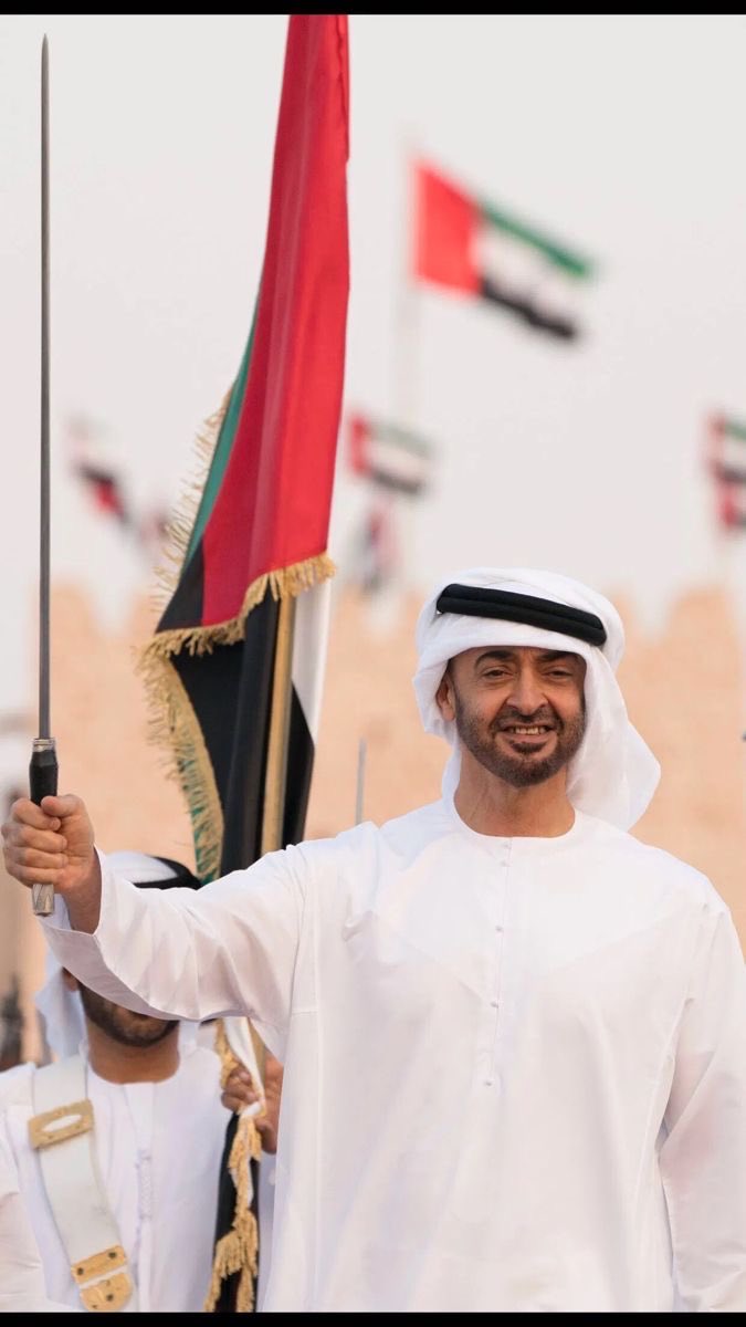 omar_h261's tweet photo. 🇦🇪🇦🇪🇦🇪

بو خالدٍ إنا فداكَ وكلُّنا
في راحتيك على الدوام حسام

أقوى وأقوى سوف نظهر دائمًا
أبدًا سلامٌ أرضنا وذمام

النصر دومًا حظنا ونصيبنا
والعزمُ والإقدام والإيلام

🇦🇪🇦🇪🇦🇪 https://t.co/o8DLebnLha