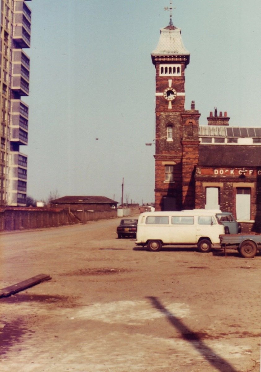 Rotherhithe Robin tweet media