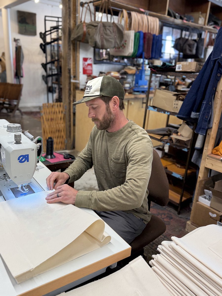 DarleyNewman's tweet image. Meeting the artists of ViBe Creative District  in #VirginiaBeach. Add this to your #vacation list for discovering truly unique local art 🖼️ food and coffee ☕️ 🥐 #VisitVaBeach #vabeachtwd  #travel