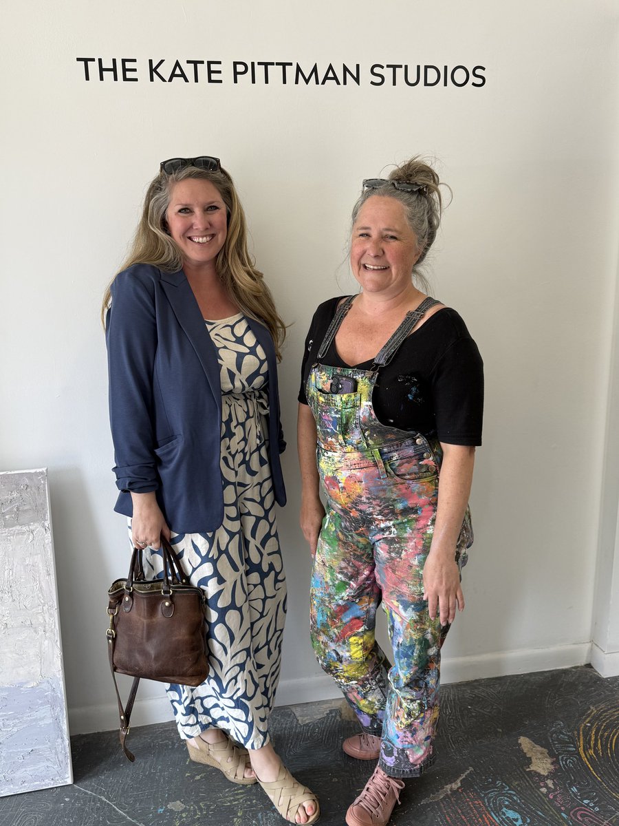 DarleyNewman's tweet image. Meeting the artists of ViBe Creative District  in #VirginiaBeach. Add this to your #vacation list for discovering truly unique local art 🖼️ food and coffee ☕️ 🥐 #VisitVaBeach #vabeachtwd  #travel