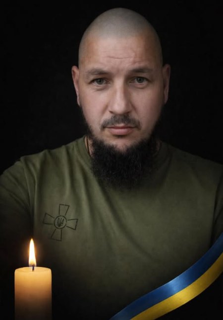 Житомирщина втратила ще одного свого Захисника
Коростенська міська рада з сумом повідомляє, що у боротьбі за свободу та незалежність України загинув наш земляк — солдат Микола Ігорович СИЧЕВСЬКИЙ (30.06.1987 р. н.), стрілець стрілецького відділення стрілецького взводу стрілецької
