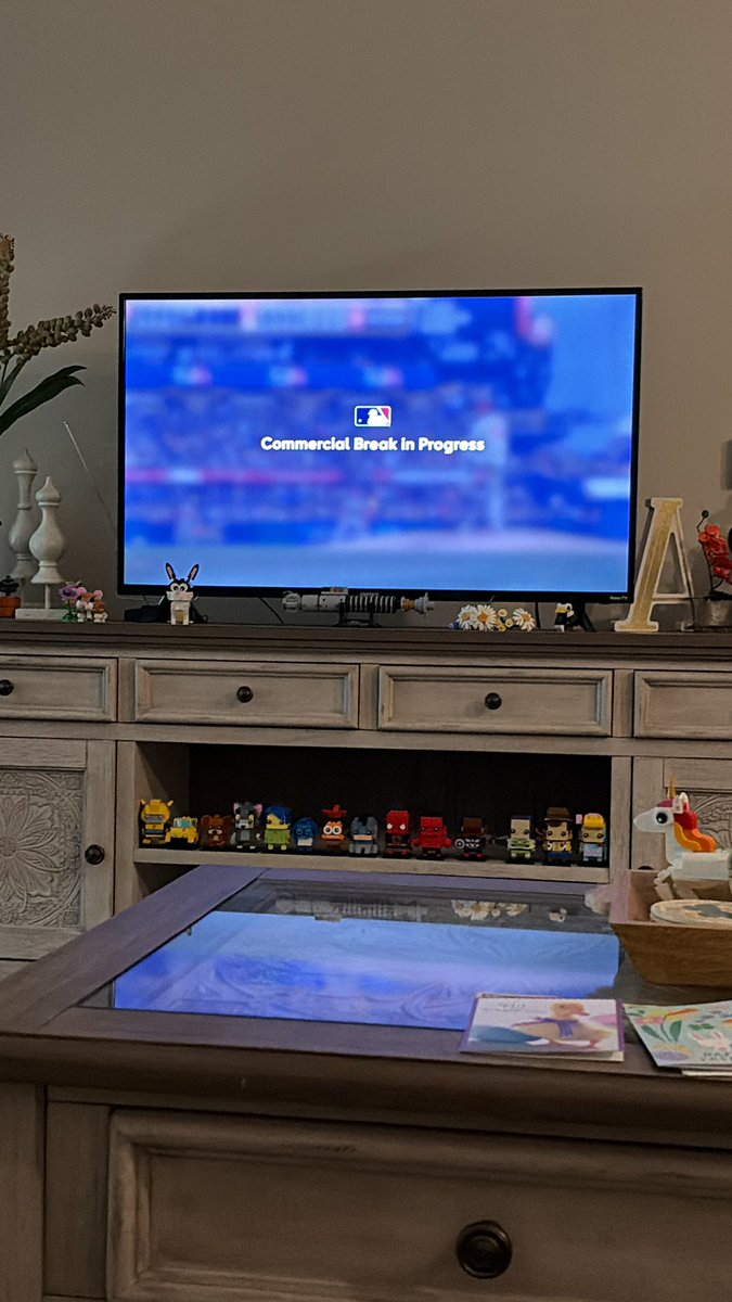 Jkitty107's tweet photo. We love paying $99.99 a year just for this screen to be happening while the game is also happening… thanks @MLB https://t.co/wbE08nLoOx