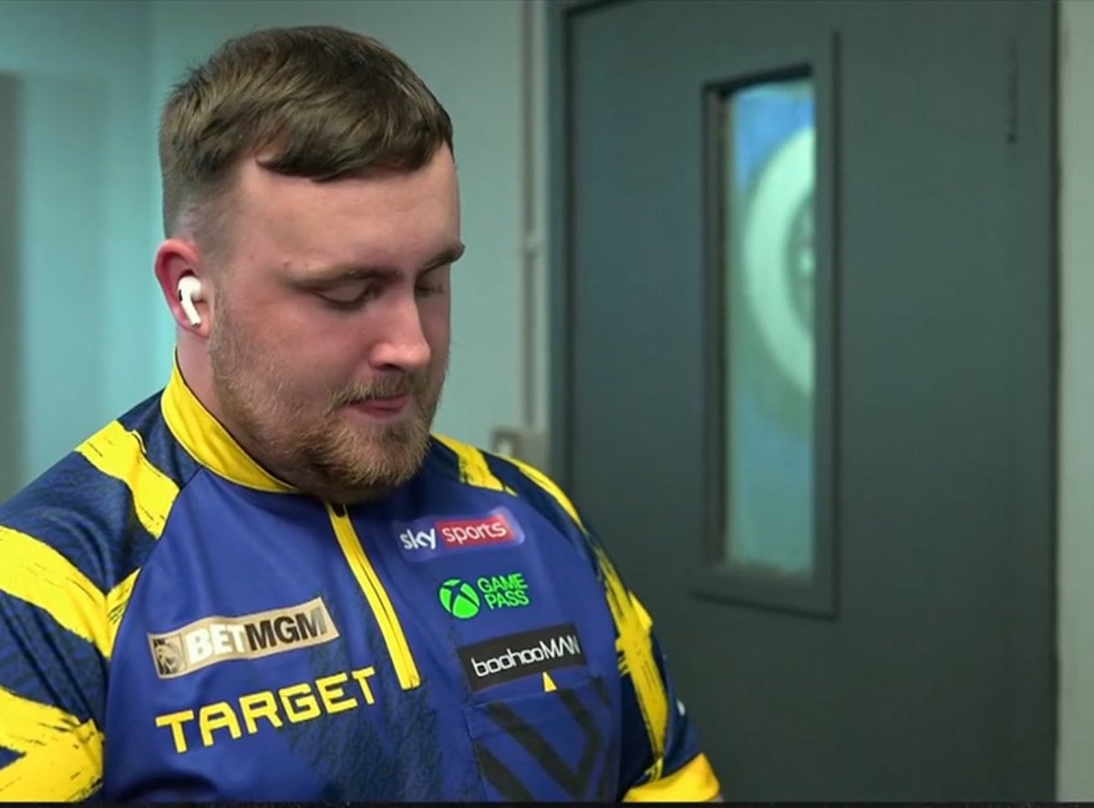 livedarts's tweet image. Luke Littler and Gian van Veen are understood to be practicing in separate rooms tonight 👀

They could meet in the semi-finals later in the evening 🍿