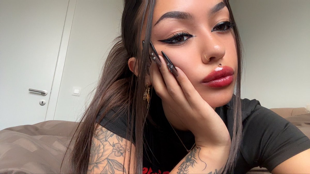 Goddess Katherine 🖤 tweet media