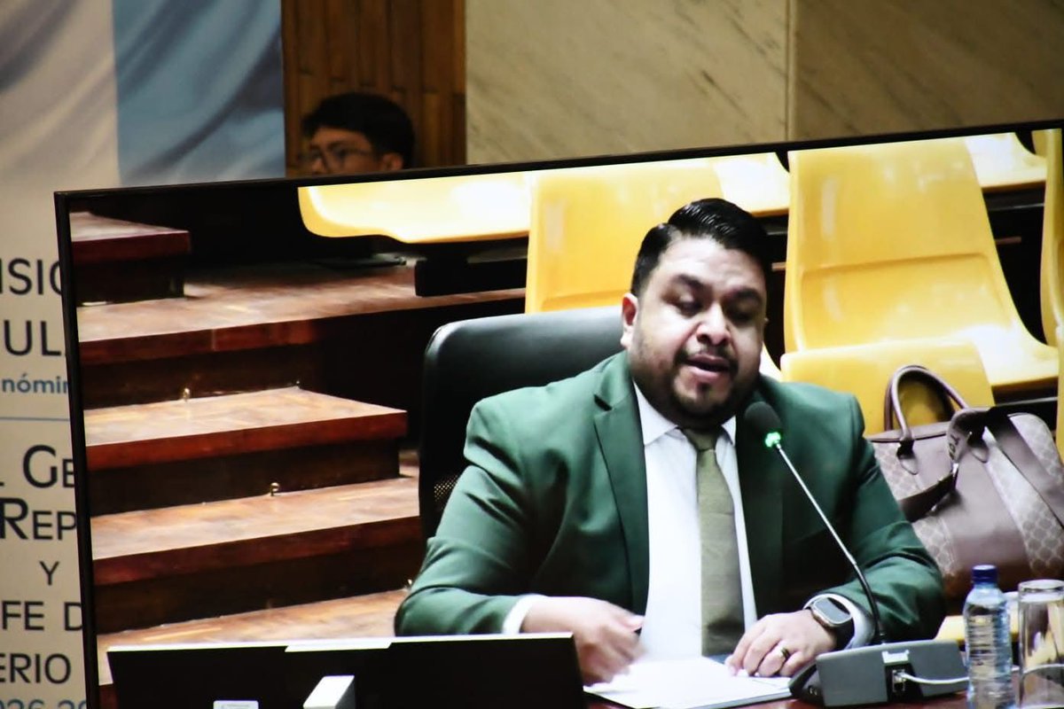 POSTULANTE PRESENTA PROPUESTA ANTE COMISIÓN DEL MP | Esteban Emanuel Celada Flores expone su plan de trabajo, en el que propone superar la fragmentación investigativa mediante la priorización de casos.
#Noticia #Guatemala
⌨️ La Voz de Guate
📷 DCA