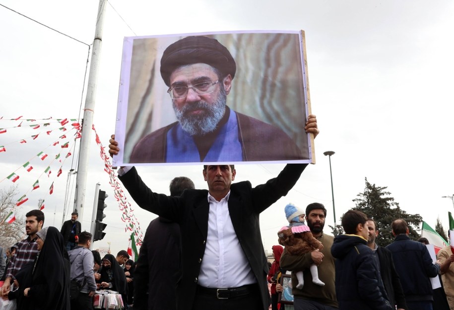 KrystianJachacy's tweet photo. Modżtaba #Chamenei, Najwyższy Przywódca #Iran: Dziś i do tego momentu trzeciej świętej obrony można śmiało powiedzieć, że wy, naród Iranu, byliście prawdziwymi zwycięzcami na polu bitwy. https://t.co/Il1aEj934q
