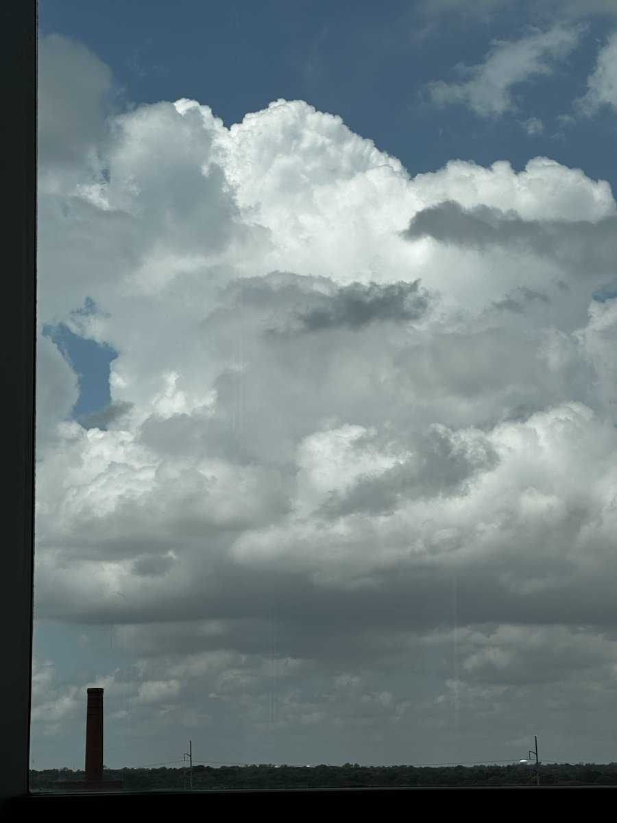 jcyrus2002's tweet photo. Big ole clouds rising downtown ft worth looking 300 degrees NE #txwx @wfaaweather https://t.co/EGO6pS9oS1
