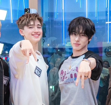 megan ★ .ᐟ tweet media