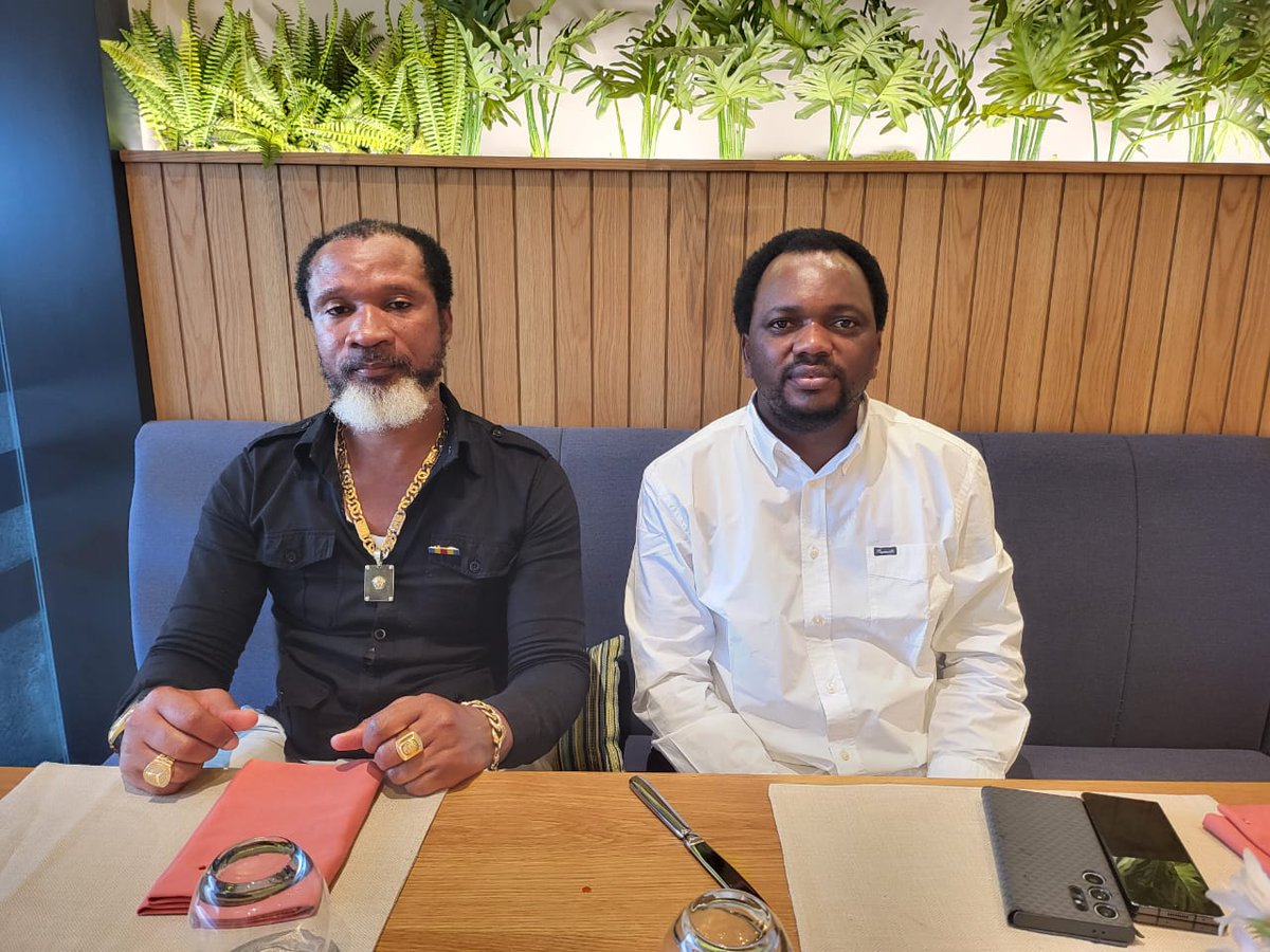 laguerrie's tweet photo. L’inter fédéral de l’UNC LUALABA l’honorable Christian MASUDI @ChristianMasud_ est arrivé à Kinshasa ce jeudi 09 avril 2026 pour prendre part a la grande messe de la jeunesse nationale de l’union pour la nation congolaise, ladite messe qui relance la reprise les  activités du parti ayant niveau national. 

Signalons que l’inter fédéral de l’UNC LUALABA a été accueilli aux pieds de l’avion par un comité restreint conduit par l’inter fédéral adjoint en charge de la diplomatie et relations publiques le camarade  Pierre Olombe @Pierre_Olombe

La grande messe politique des jeunes  de ce samedi est perçue comme une relance des activités politiques de l’UNC après celle des femmes tenues en mars dernier.

@jacksonmukunda @Muzindusi @JolMongu2