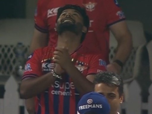 𝐊𝐨𝐡𝐥𝐢𝐧𝐚𝐭!𝟎𝐧_👑🚩 tweet media