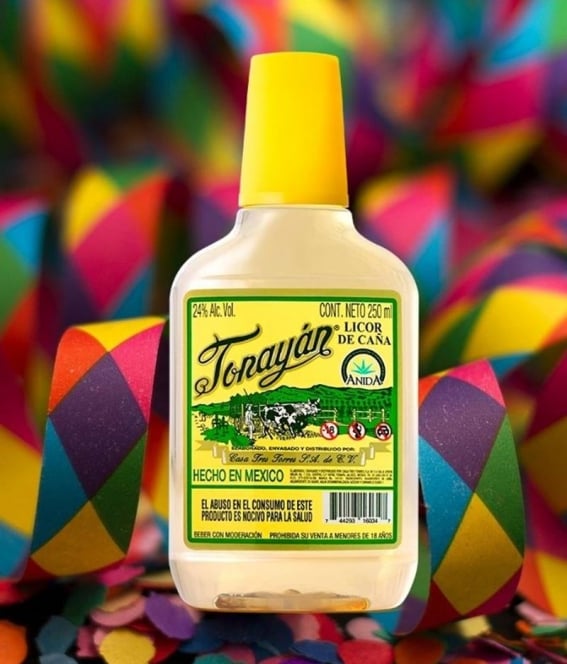 -Está muy caro el Bacardi.
-Compra Tonayán.