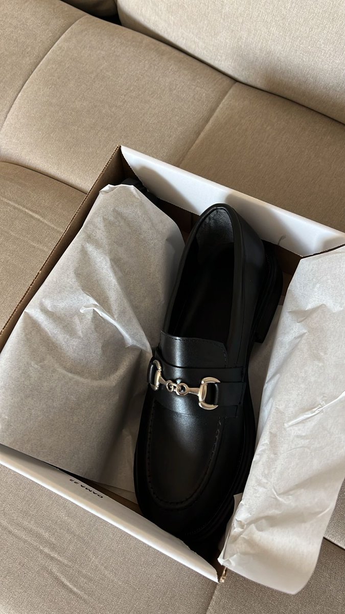 Abril, The Duchess tweet media