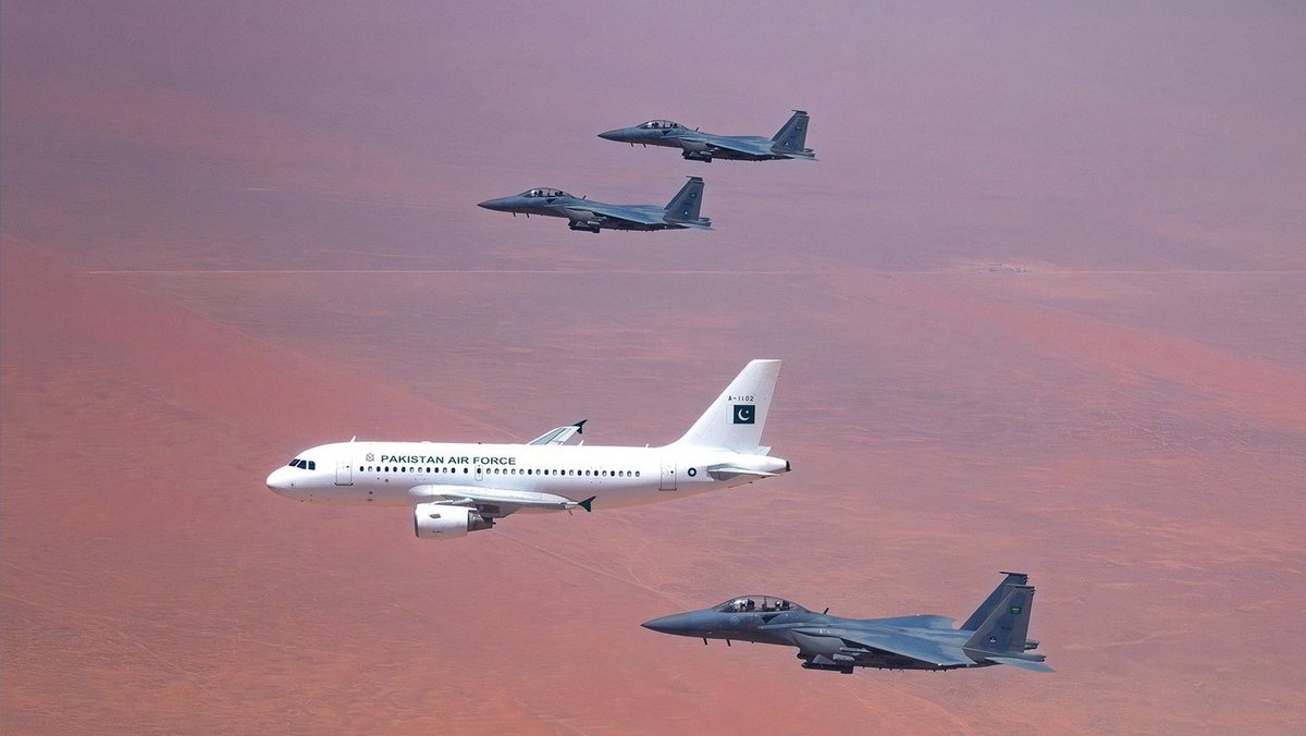 ECSaharaui__'s tweet image. 🚨 #ÚLTIMAHORA: Aviones de combate pakistaníes avistados sobre Bandar Abbas, Irán, para escoltar a la delegación iraní a Pakistán

- La Fuerza Aérea de Pakistán ha establecido un "escudo protector" sobre Irán y el Golfo Pérsico, con el apoyo de aviones de combate y AWACS, para