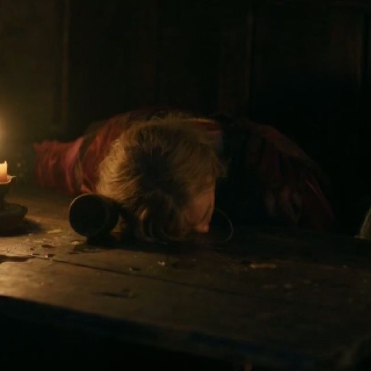 gemgirl223's tweet image. This when Daeron goes from "Daeron the Drunken" to "Daeron the Sleeping Beauty" bc after their first child is born, Daeron basically demands to remain constantly heavy with child so he can rest  😴