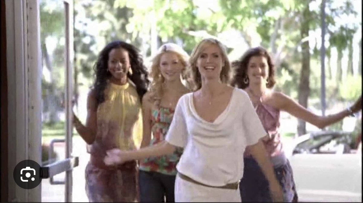 lindsamydelrey tweet media