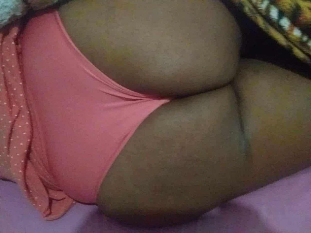 gu_felicio's tweet photo. @Paula28436581  Como não ficar de pau duro com esse casal se exibindo assim ! 
Essa merece uma sura de rola concordam? https://t.co/0jT7Rm43Pi