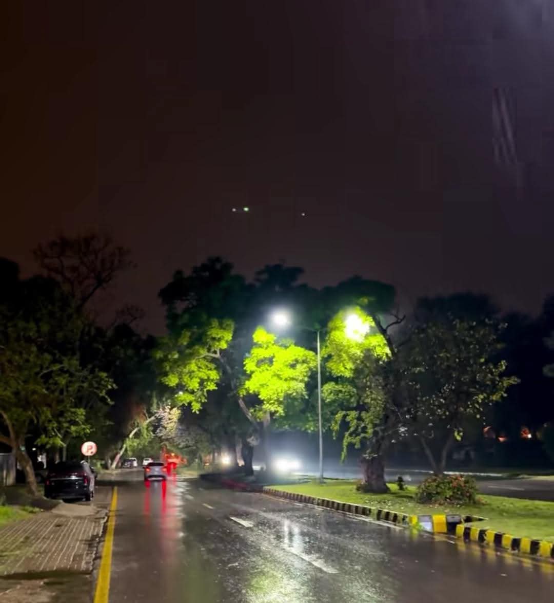 جہاں رہیں سلامت رہیں اللّه کی امان میں رہیں ہم 
سب
#night✨🧿🫰
#Israël