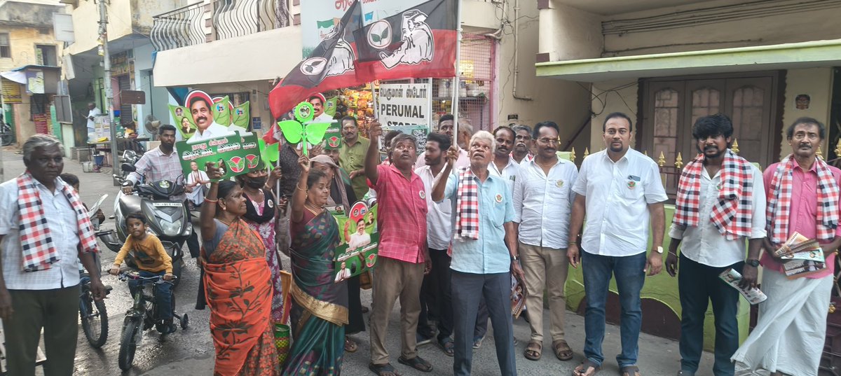 VenkatAdmkTry's tweet photo. #ஏர்போர்ட்_வடக்கு_பகுதி_கழகம் 
வார்டு 48A-ல் தீவிர வாக்கு சேகரிப்பு.
-------------------------------------
மாண்புமிகு கழக பொதுச்செயலாளர்  சட்டமன்ற எதிர்க்கட்சி தலைவர், முன்னாள் மற்றும் வருங்கால முதல்வர் அண்ணன் #புரட்சித்தமிழர்_எடப்பாடியார் அவர்களின் ஆணைக்கிணங்க...

மாநகர் மாவட்ட கழக செயலாளர், முன்னாள் துணை மேயர் அண்ணன் #திரு_ஜெ_சீனிவாசன் B.A., அவர்களின் அறிவுறுத்தலின்படி....

இதயதெய்வங்கள் 
#புரட்சித்தலைவர்_எம்ஜிஆர் 
#புரட்சித்தலைவி_அம்மா மற்றும் 
#புரட்சித்தமிழர்_எடப்பாடியார் அவர்களின் ஆசி பெற்ற நமது வெற்றி வேட்பாளர்  
#திரு_G_ராஜசேகரன்_BE அவர்களுக்கு,

ஏர்போர்ட் வடக்கு பகுதி
கழகம் சார்பில்... 
இன்று மாலை 5.30 மணயளவில்

வட்டகழக செயலாளர்கள் 
திரு. R. ராஜரத்தினம்,
திரு. P.செல்லப்பா 
திரு. P. கொட்டப்பட்டு பாலா
மற்றும் நிர்வாகிகளுடன் இணைந்து
48A வார்டுக்கு உட்பட்ட பகுதிகளில் வீடு வீடாக சென்று ,

"கழக தேர்தல் வாக்குறுதிகள்" அடங்கிய துண்டு பிரசுரங்கள் வழங்கி 🌱  #இரட்டை_இலை சின்னத்திற்கு வாக்கு சேகரித்தோம்..
------------------------------------
#ADMK_TRY #EPSfor2026
@AIADMKOfficial @AIADMKITWINGOFL @EPSTamilNadu @srinivasan_js @satyenaiadmk @runmanirun