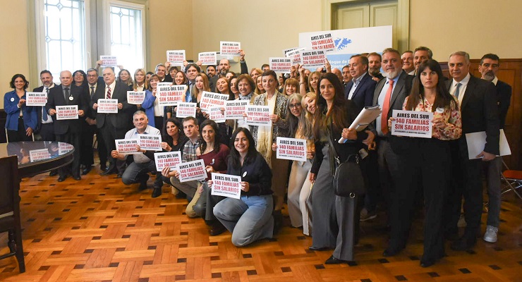 📱Diputados <a href="/unionxlapatria/">Unión por la Patria 🇦🇷</a> visibilizaron en el Congreso la crisis de Aires del Sur <a href="/AndreFreitesTDF/">Andrea Freites</a> 
🔗 consensopatagonico.com.ar/nota/21514-Air…
#TDF #RíoGrande #AiresDelSur #UxP