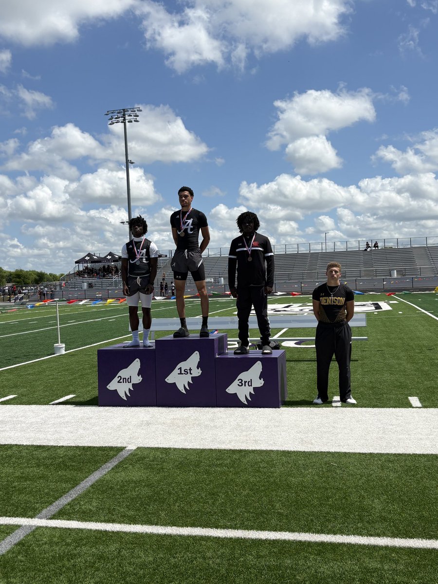 DenisonTrack's tweet photo. We have another Area Qualifier. Congratulations @10ThomasRendon for taking care of business in the Long Jump!! On to the next!! https://t.co/GhJmIJIzUM