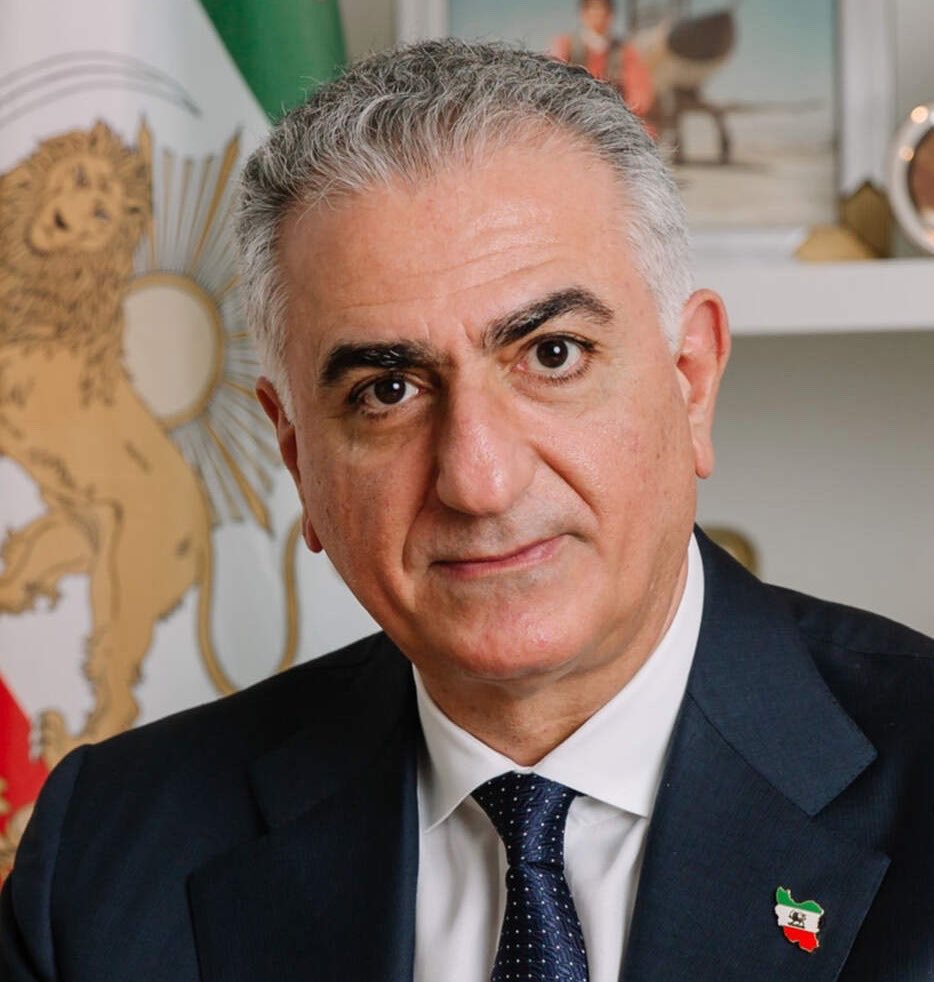 Oli London tweet media