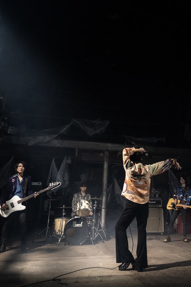 ELIZABETH_EIGHT's tweet image. Beyond the music. It's a Japanese dark aesthetic. 👹 Experience the world of 'Chambles'.

Watch here: 
youtu.be/zxPbBWcC8_s?si…

#JRock #DarkArt #Chambles