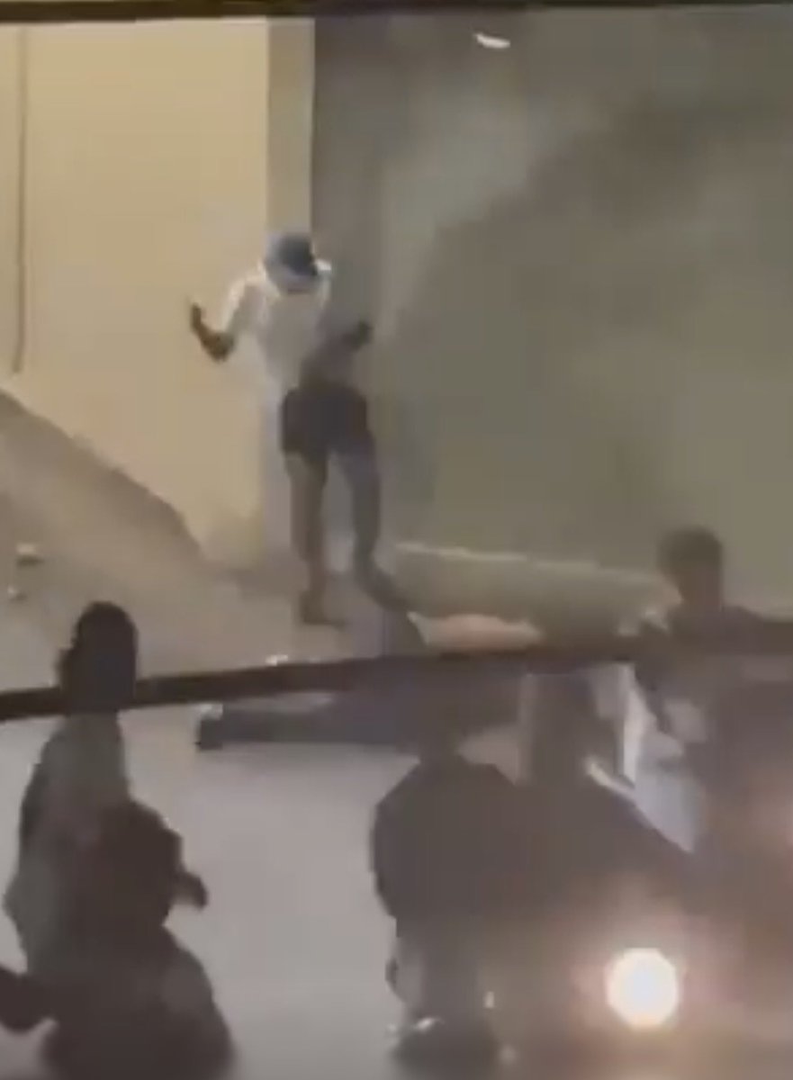 PSierraR's tweet image. 🚨 Un hincha del #Junior murió ayer en Cartagena, tras los enfrentamientos entre hinchas aficionados del #RealCartagena y del ‘tiburón’; demostrando así una terrible planificación de la Alcaldía. 🦈🔰