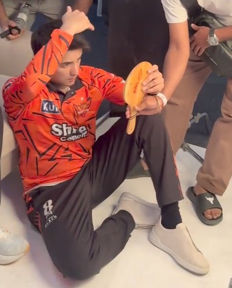 Cutie😍

<a href="/OfficialAbhi04/">Abhishek Sharma</a> 
#Abhisheksharma