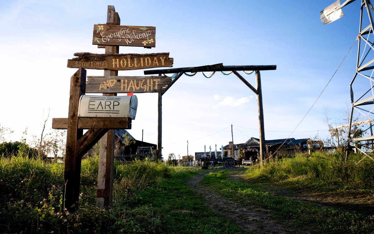 Wynonna Earp Podcast - Tales Of The Black Badge tweet media