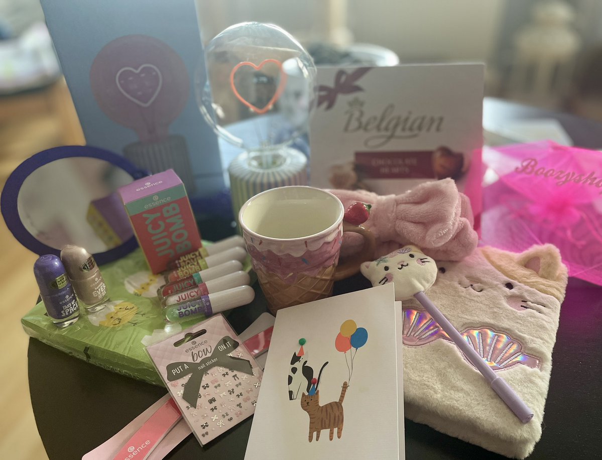 Nachttreue's tweet image. Wenn Valentinstag, Ostern und Frühlingsgefühle zusammen fallen... 

Kommt das dabei rum 🌸🥰🤗

#Thankful 💞 #HappyMe