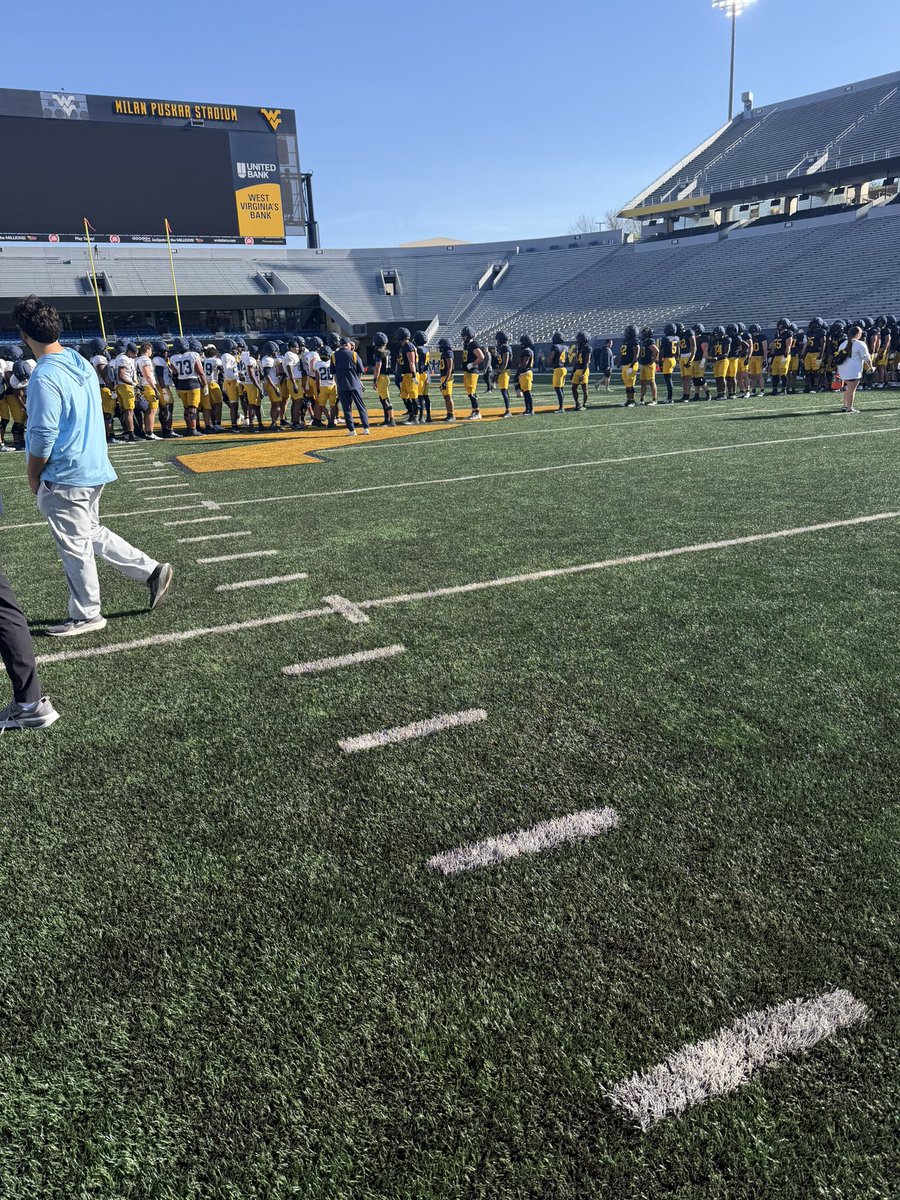 NickPonko's tweet photo. I had a great time at WVU yesterday! Big thanks to @CoachRGarrett for the invite and the rest of the @WVUfootball staff for the hospitality! Looking forward to coming back for camp and 7v7!!
@ptwarriorfb https://t.co/w5xR63qEne