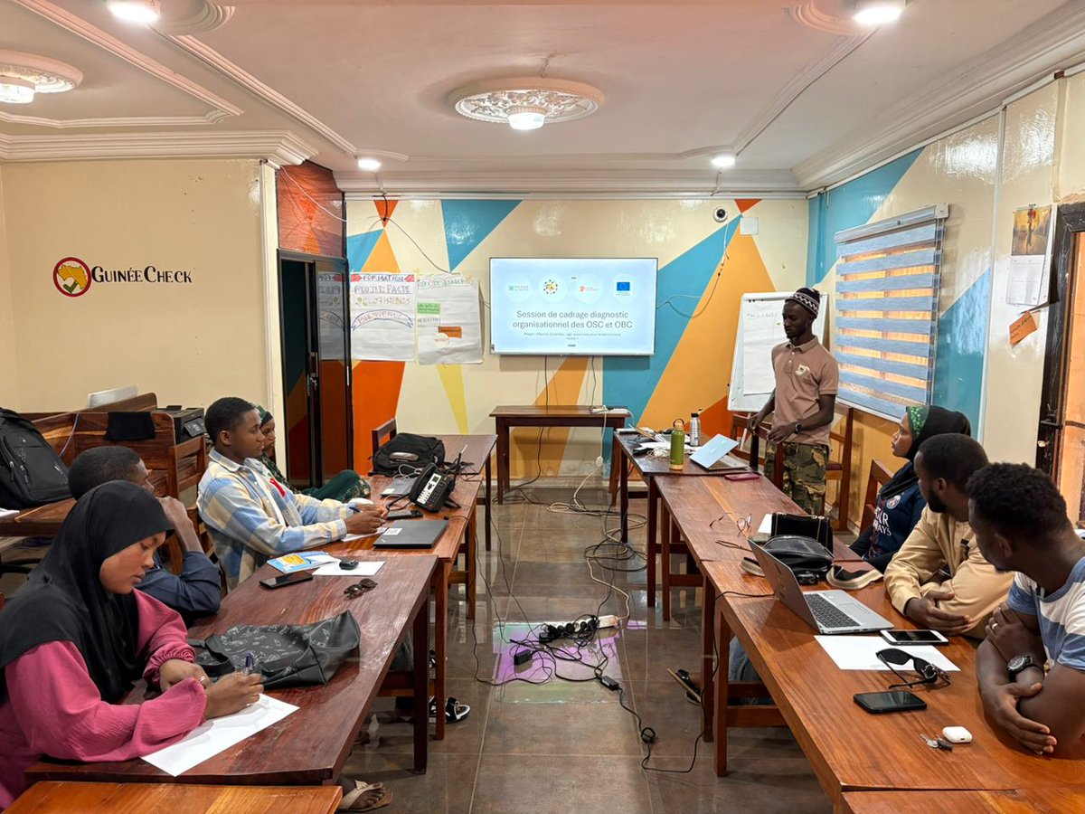 mairies_ouverte's tweet photo. Ce 8 avril, nous avons organisé une session de cadrage avant 𝐥𝐞 𝐝𝐢𝐚𝐠𝐧𝐨𝐬𝐭𝐢𝐜 𝐝𝐞 𝟔𝟎 𝐎𝐒𝐂/𝐎𝐁𝐂 𝐝𝐚𝐧𝐬 𝟓 𝐜𝐨𝐦𝐦𝐮𝐧𝐞𝐬 𝐝𝐞 #𝐋𝐚𝐛𝐞́. Cette action est conduite par @Villageois 2.0 en partenariat avec @ccfd_tsolidaire, sur financement de l'@UEenguinee https://t.co/TxyW3kRgIF