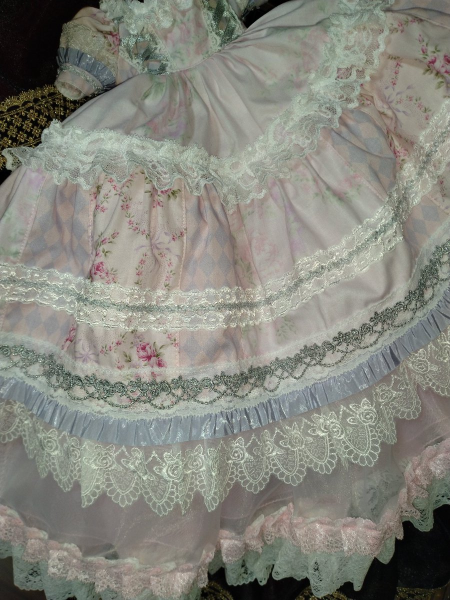 lemuliadool2005's tweet photo. ドルパ55のブースが解りましたのでお知らせ致します🍀
198-SD「Lemulia」です。お隣は「小鳥の庭」(@rinto0101745)様です。
画像は今回のブースに並ぶ予定の装飾前のドレスたちです🍀頑張ってますので宜しくお願い致します🍀
#ドルパ_ディーラー
#Lemulia https://t.co/zApvYXl6nv