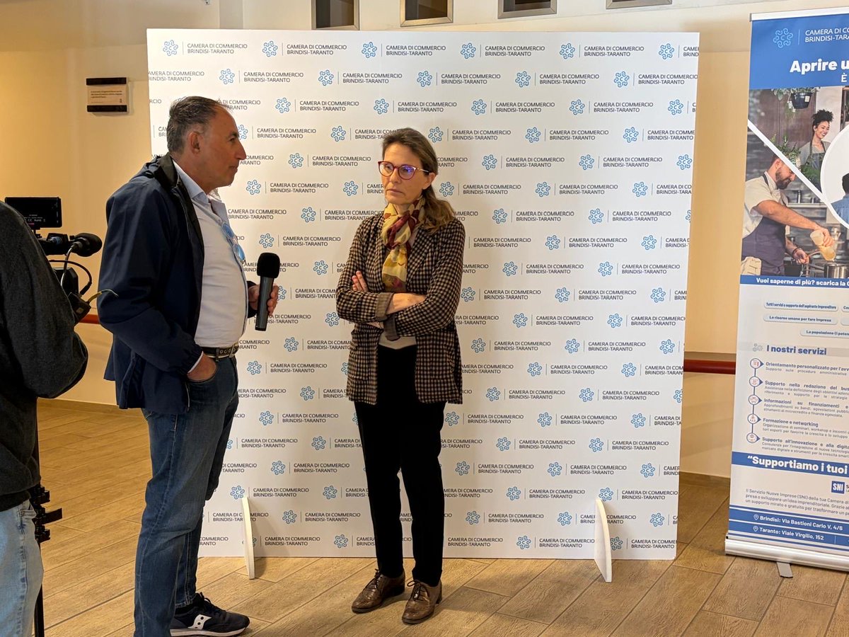 GrantOffice_FG's tweet image. Oggi a #Taranto incontro alla #CameradiCommercio sulla sinergia pubblico-privato sostenuta dai fondi di coesione #RegionePuglia su come sviluppare la crescita economica e la riduzione dei divari territoriali in Italia, specialmente nel Mezzogiorno 

#Unifg #CityNews