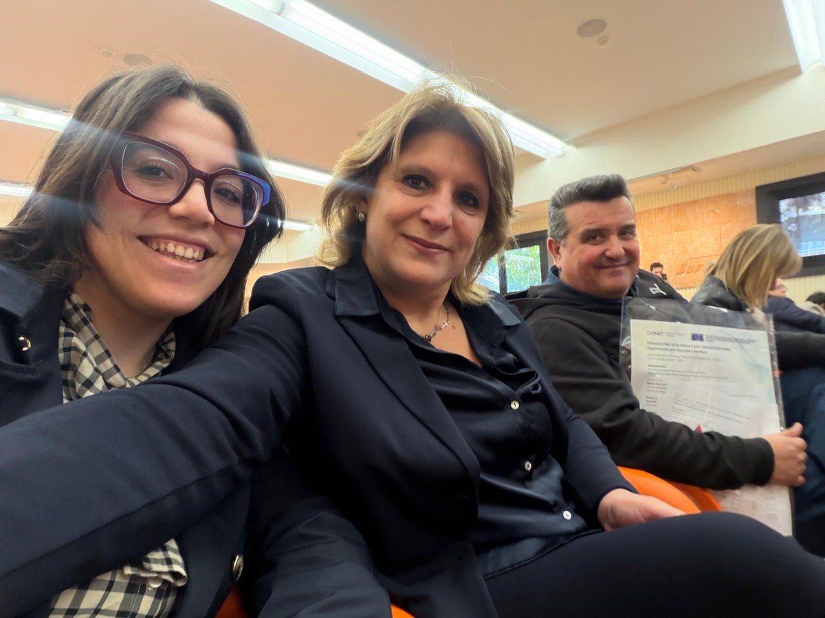 GrantOffice_FG's tweet image. Oggi a #Taranto incontro alla #CameradiCommercio sulla sinergia pubblico-privato sostenuta dai fondi di coesione #RegionePuglia su come sviluppare la crescita economica e la riduzione dei divari territoriali in Italia, specialmente nel Mezzogiorno 

#Unifg #CityNews