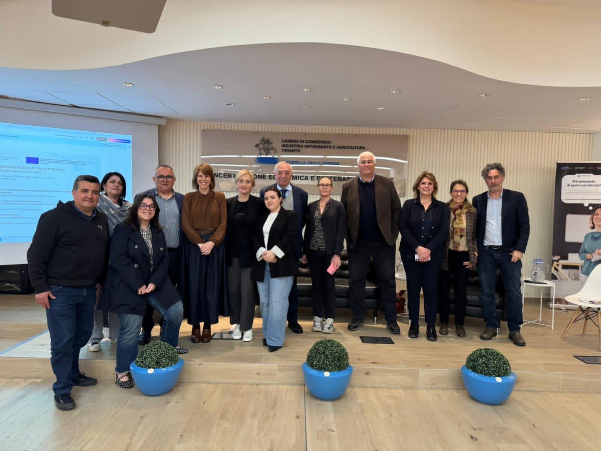 GrantOffice_FG's tweet image. Oggi a #Taranto incontro alla #CameradiCommercio sulla sinergia pubblico-privato sostenuta dai fondi di coesione #RegionePuglia su come sviluppare la crescita economica e la riduzione dei divari territoriali in Italia, specialmente nel Mezzogiorno 

#Unifg #CityNews