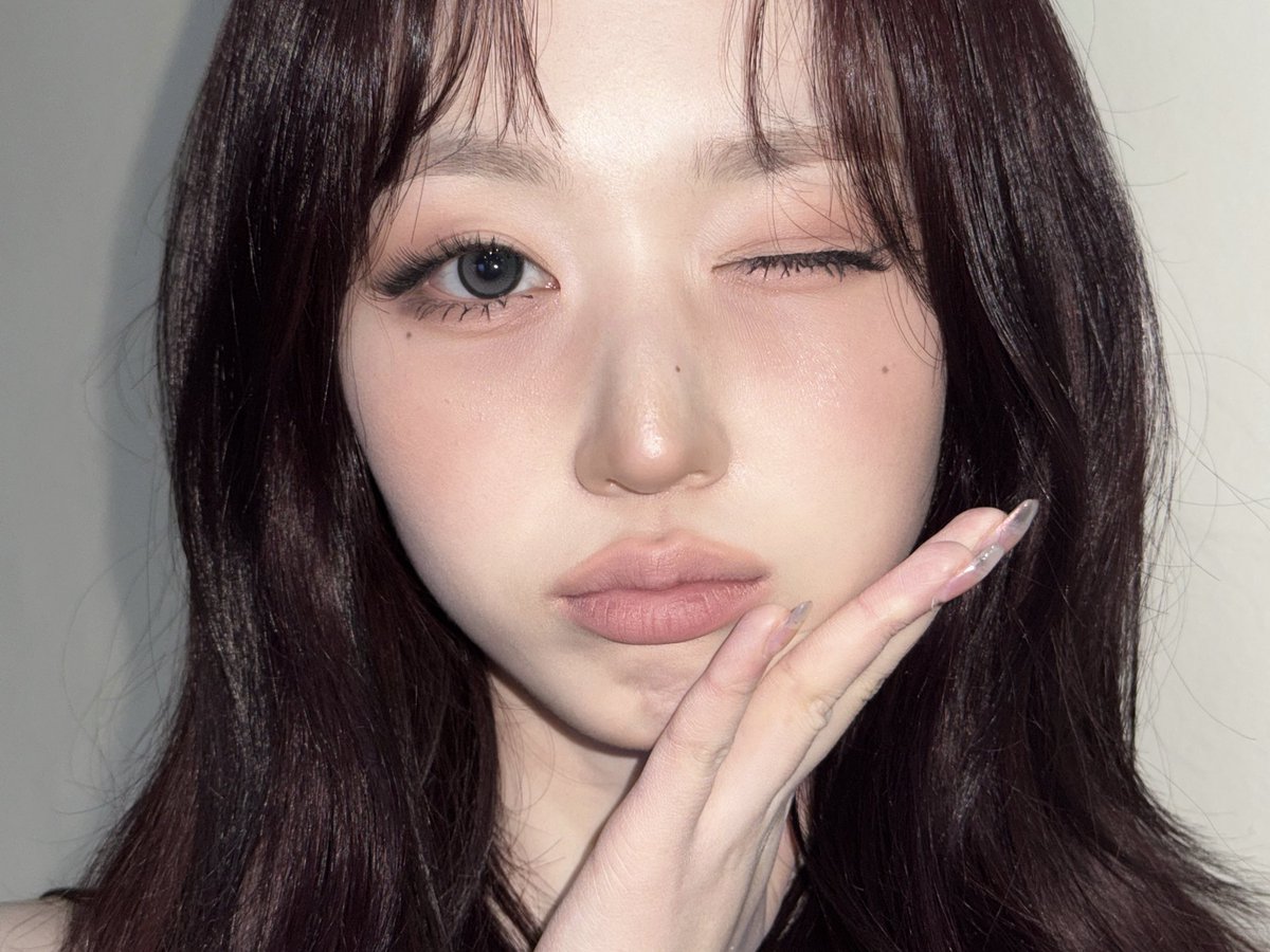 ohhaewonderful's tweet photo. i need her to do this makeup again please https://t.co/gdaLQteSij