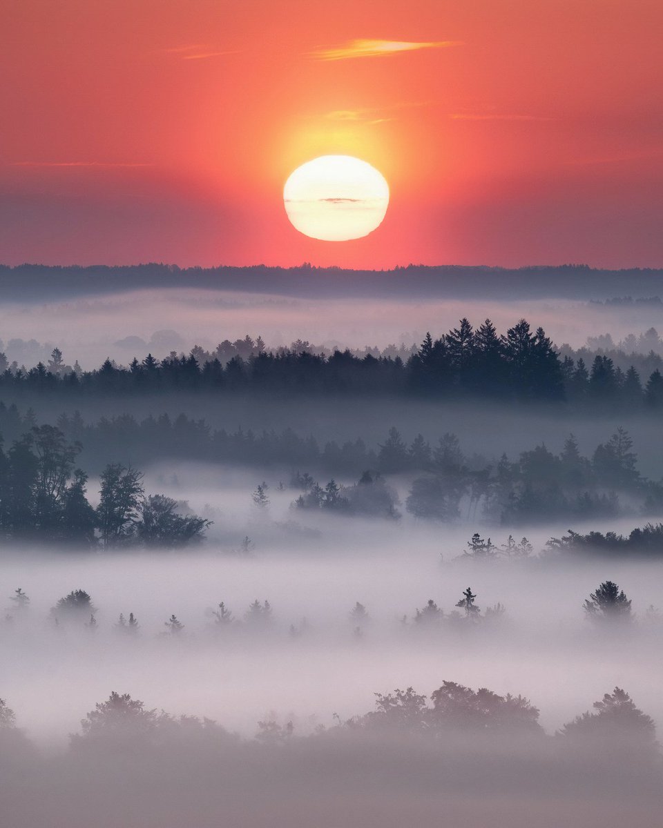 Schoenberger_K's tweet image. Here comes the Sun
Upper Bavaria, Germany 

#landscapephotography #landschaftsfotografie #sunrise