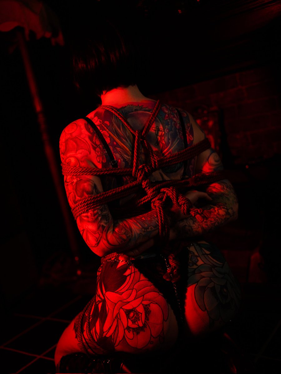 Shiftysnaps's tweet photo. Second ever TK with the wonderful @MistyyCosplay from last month 🪢
#shibari #ropeart #shibariphotography https://t.co/pZkcHsLwMq
