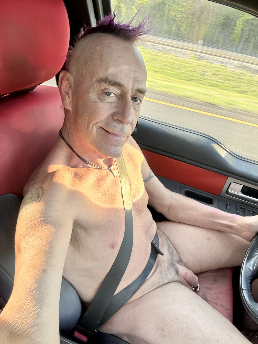 Barefoot Naked Guy - Pup Icarus 🔞 tweet media